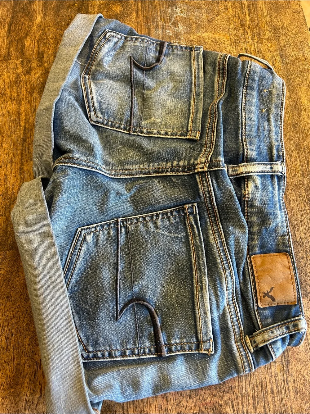 American Eagle Outfitters Light Blue Washed Denim Jean Shorts - Picture 5 of 6